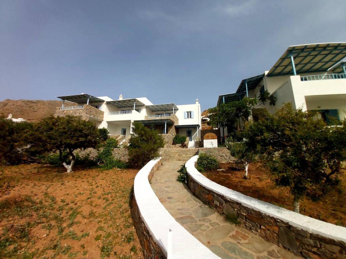 Medusa Accommodation Livadakia ภายนอก รูปภาพ