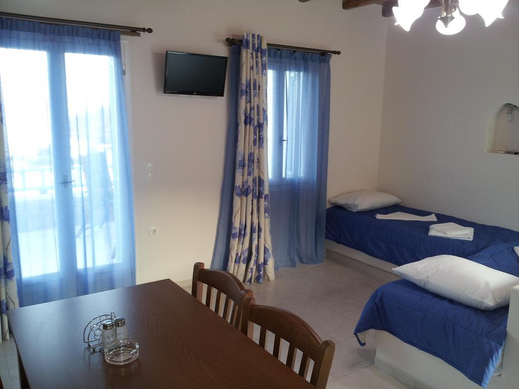 Medusa Accommodation Livadakia ภายนอก รูปภาพ